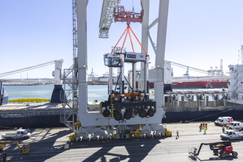 HGT Le Havre 14 hybrid straddle carriers 042026 (1).jpeg HGT Le Havre 14 hybrid straddle carriers 042026 (1).jpeg