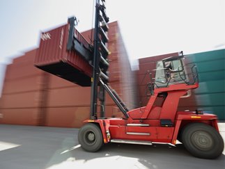 Eldriven tomcontainer hantering