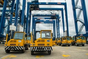 SPRC, Cartagena, Colombia Kalmar RTGs and Kalmar Ottawa terminal tractors