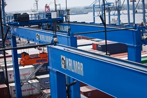 Kalmar rubber-tyred gantry (RTG) cranes