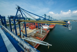 Kalmar ship-to-shore (STS) cranes